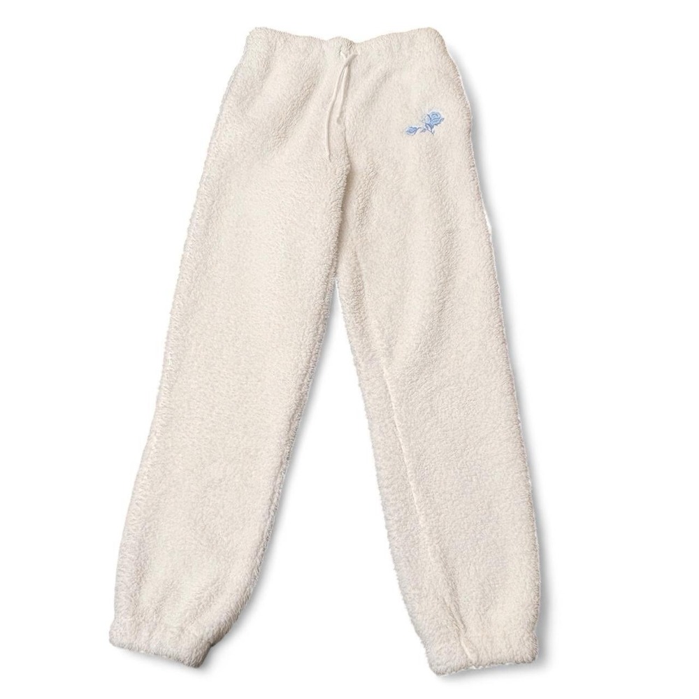 Madden Girl S White Sherpa Fleece Joggers Blue Rose Embroidered Pockets